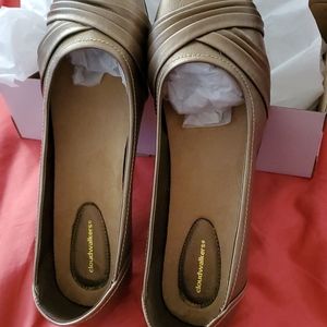 Size 13ww women's shoes from Avenue